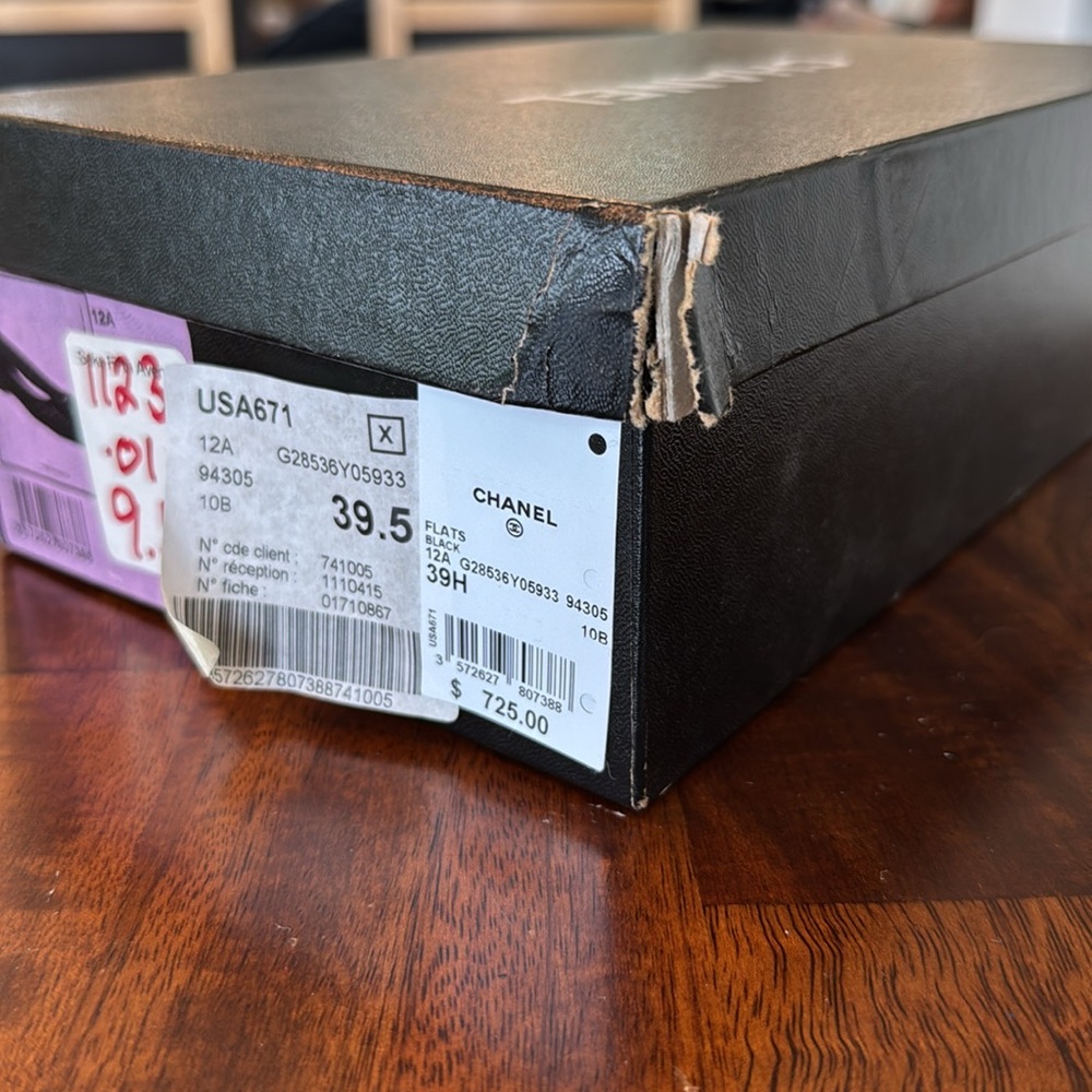 Classic Black Chanel Flats - Picture 10 of 10